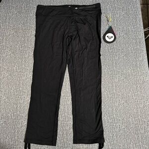 Roxy Outdoor Fitness Women’s Cropped Athletic Pants